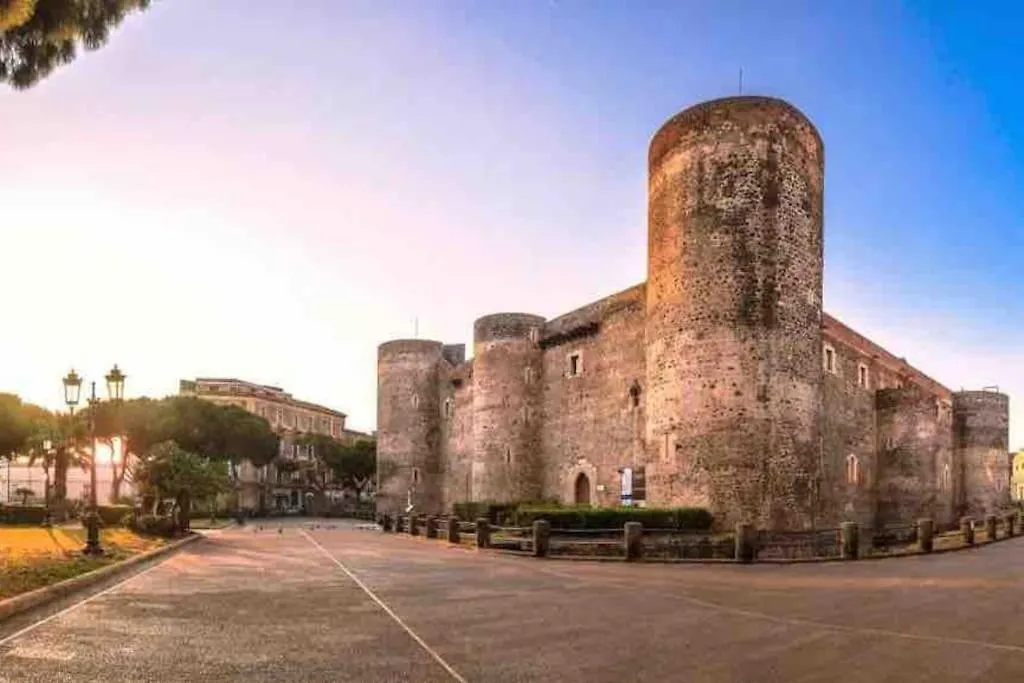 Mama House, Centro Di Catania,Castello, Pescheria, Catania